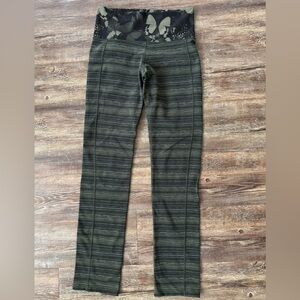 Lululemon Skinny Groove Pant (6)